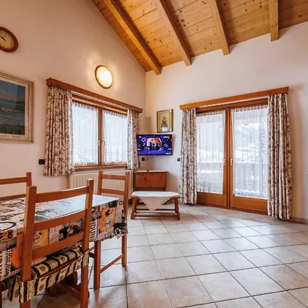 Casa Marcos アパート リヴィーニョ